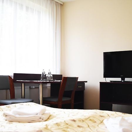Parkhotel Economic Wielka Wies  Екстер'єр фото