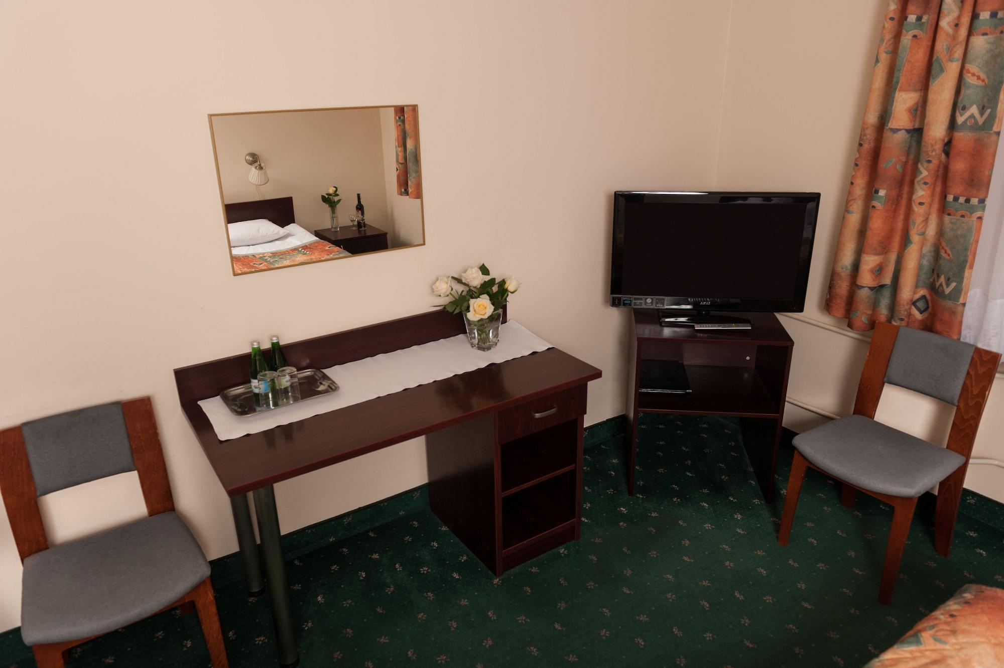 Parkhotel Economic Wielka Wies  Екстер'єр фото
