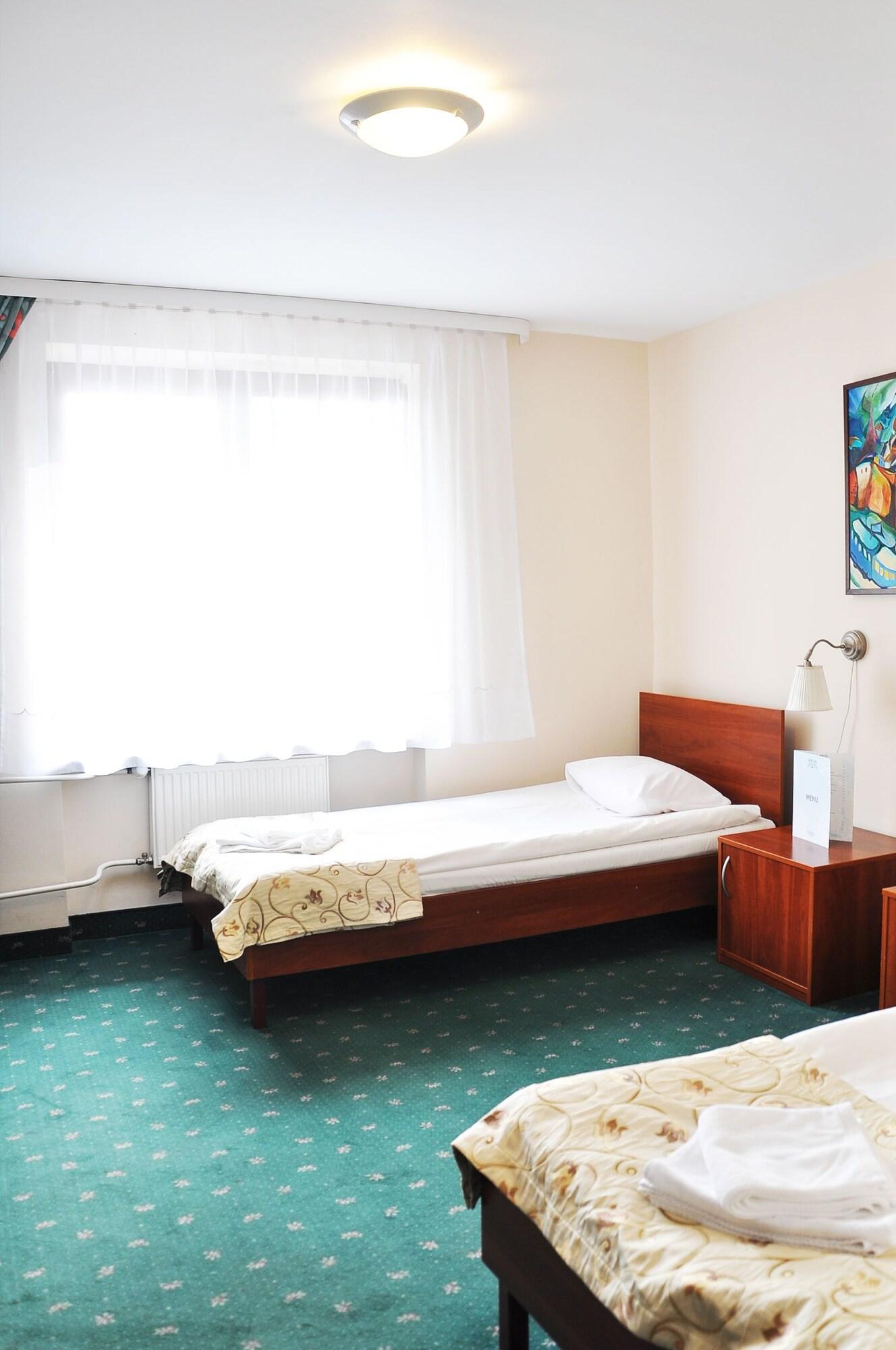 Parkhotel Economic Wielka Wies  Екстер'єр фото