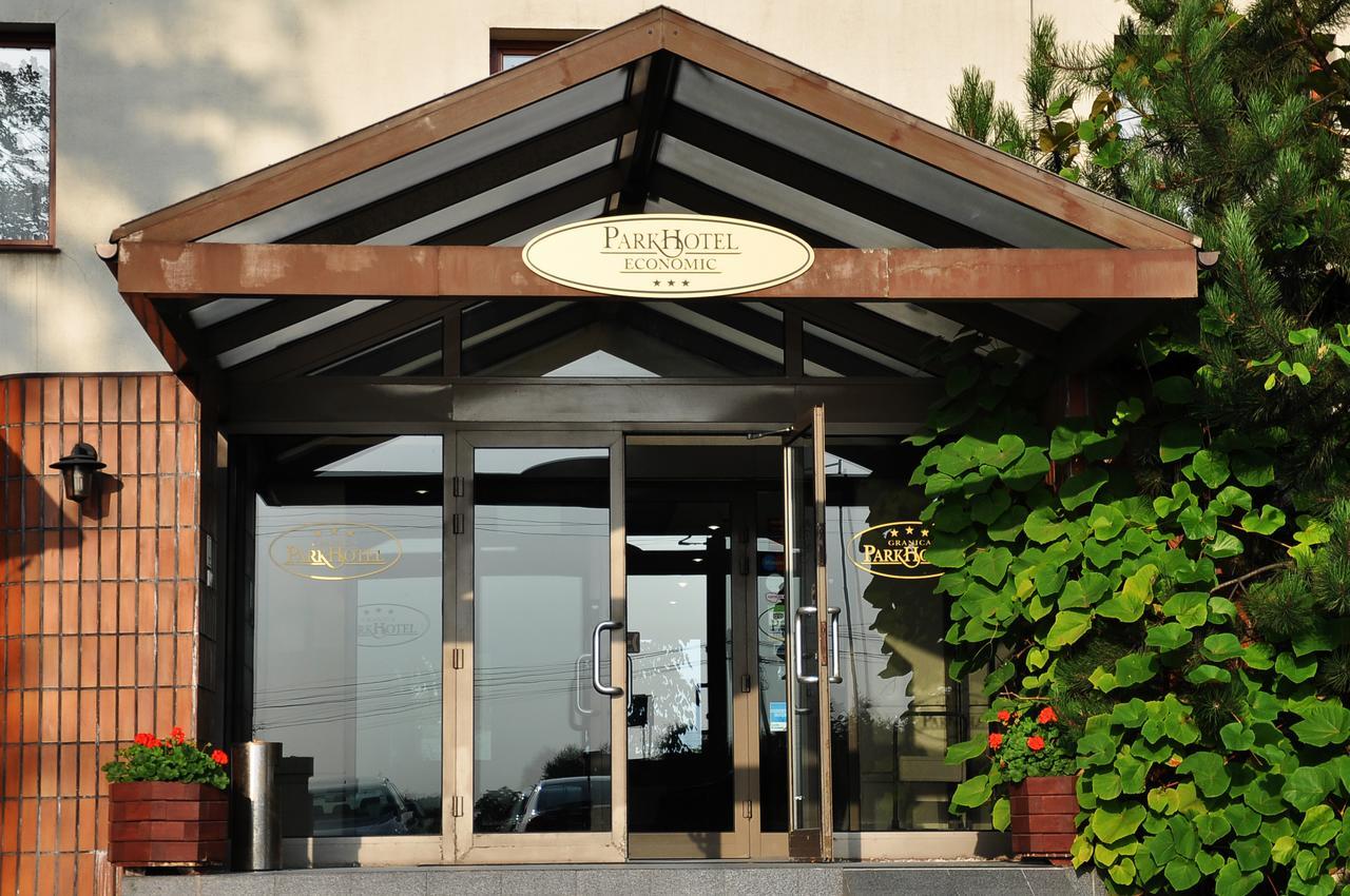 Parkhotel Economic Wielka Wies  Екстер'єр фото