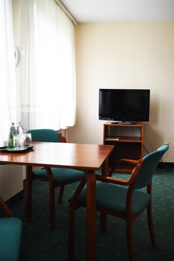 Parkhotel Economic Wielka Wies  Екстер'єр фото