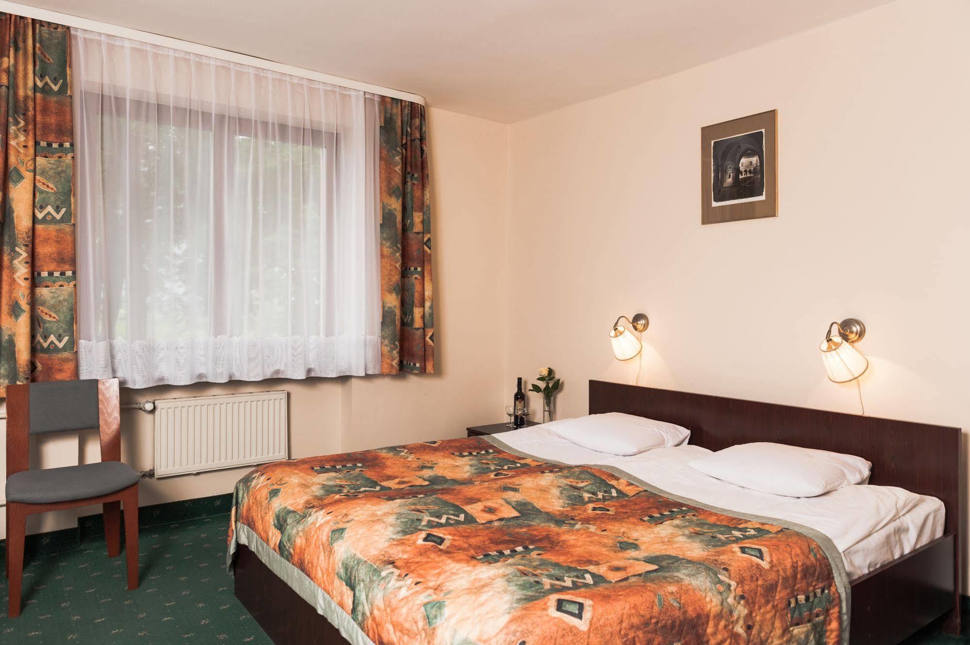 Parkhotel Economic Wielka Wies  Екстер'єр фото